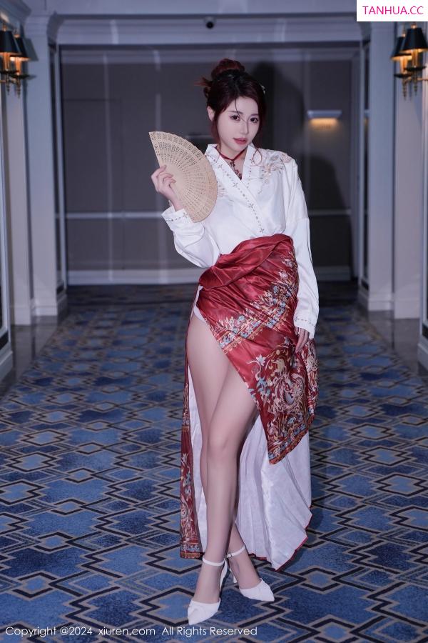 美七Mia  [XiuRen]高清写真图 2024.01.19 No.7985 美七Mia 古装美腿第18张图片